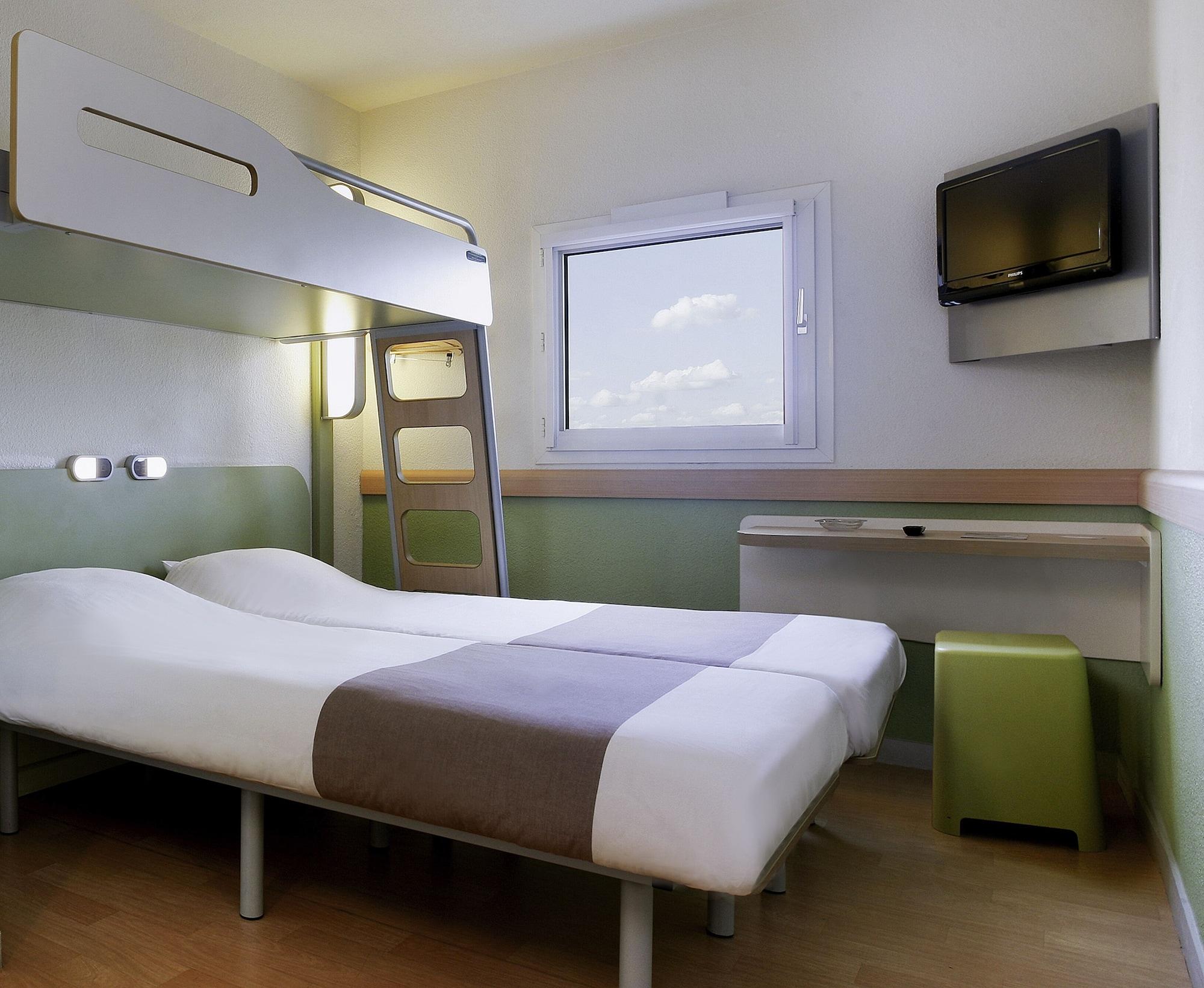 ibis budget Tours Nord Buitenkant foto